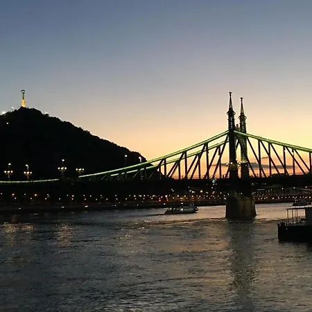 Riverside * Budapest