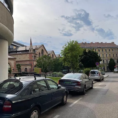 Riverside * Budapest